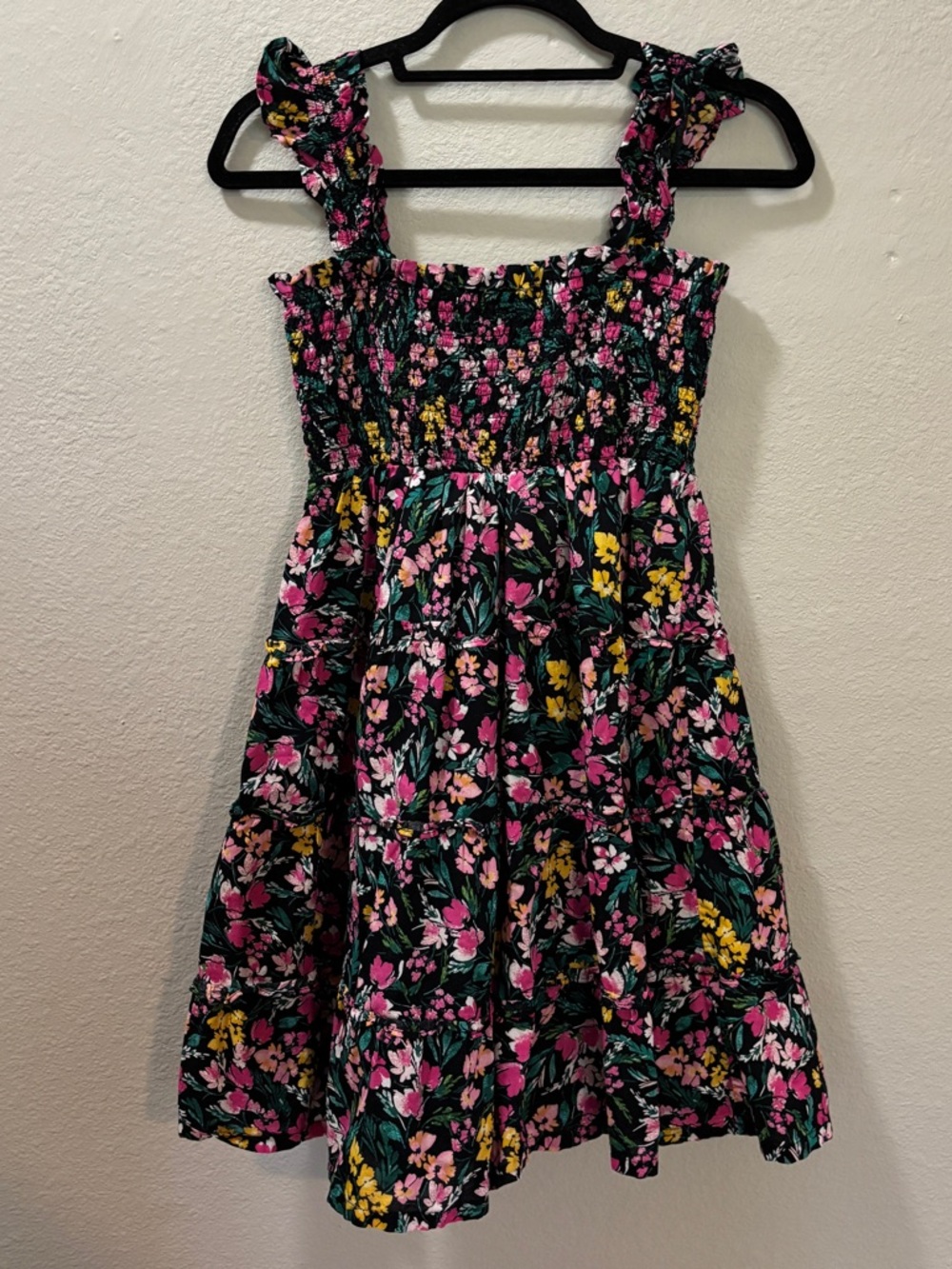 Crown & Ivy Kids Floral Tiered Ruffle Smocked Dress Size Large